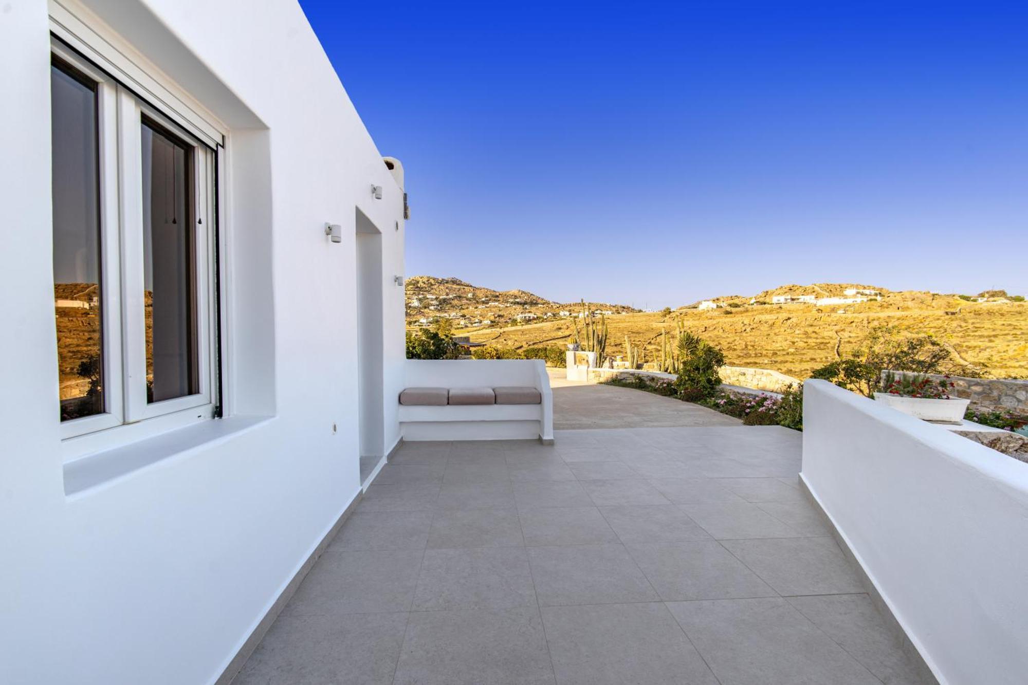 Oniropetra Mykonos Plintri